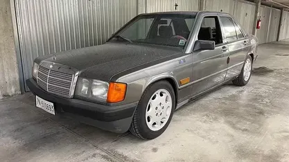 Usata Mercedes 190 122 CV (89 kW) 1984 Berlina