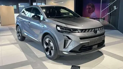 Usata 2025 Renault Symbioz Techno SUV | 28.900 € (Buon prezzo)