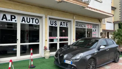 Usado Alfa Romeo Giulietta Quadrifoglio Verde 235 CV (172 kW) 2011 Gris Utilitario
