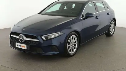 Usata Mercedes A180 136 CV (100 kW) 2019 Blu Berlina