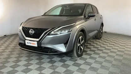 Usata Nissan Qashqai N-Connecta 140 CV (102 kW) 2022 Grigio SUV