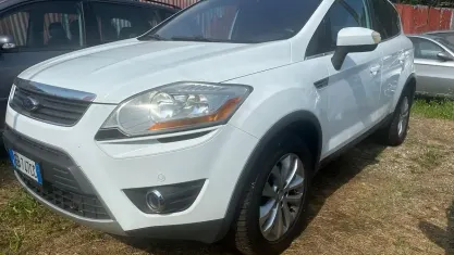 Usata Ford Kuga Titanium 136 CV (100 kW) 2010 Bianco SUV
