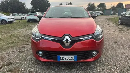 Rosso Usata 2013 Renault Clio IV Tre volumi | 6950 € (Buon prezzo)