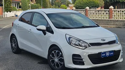 Usata 2016 Kia Rio Active Tre volumi | 5399 € (Buon prezzo)