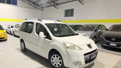 Usata Peugeot Partner Tepee Premium 92 CV (67 kW) 2011 Bianco Monovolume