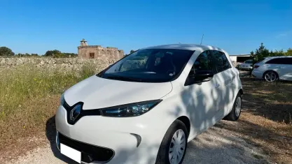 Usata Renault Zoe Zen 42 kW (58 CV) 2015 Bianco Utilitaria
