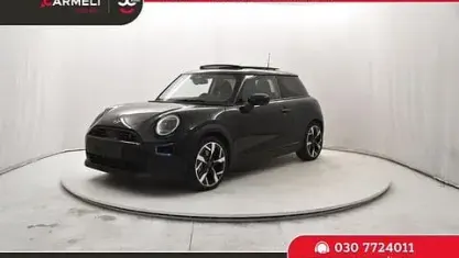Usata Mini Cooper Favoured 204 CV (150 kW) 2024 Nero Utilitaria