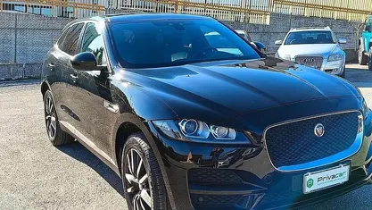 Usata Jaguar F-Pace Portfolio 180 CV (132 kW) 2016 Nero SUV