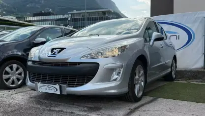 Usata Peugeot 308 109 CV (80 kW) 2008 Grigio Berlina
