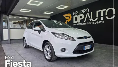 Usata Ford Fiesta 82 CV (60 kW) 2009 Bianco Berlina