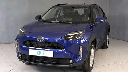 Grigio Nuova 2025 Toyota Yaris Cross Active SUV | 23.890 € (Buon prezzo)