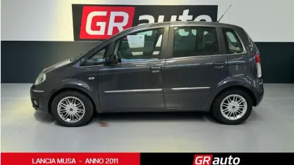 Usata Lancia Musa 95 CV (69 kW) 2011 Grigio Monovolume