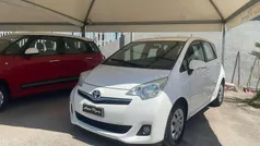 Bianco Usata 2012 Toyota Verso-S Active Monovolume | 6200 € (Buon prezzo)