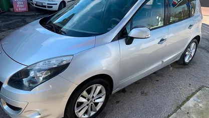 Usata Renault Scénic III Luxe 160 CV (117 kW) 2009 Grigio Monovolume