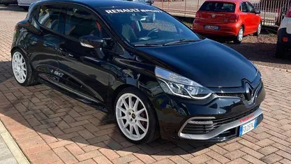 Usata Renault Clio IV Trophy 220 CV (161 kW) 2016 Nero