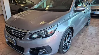 Usata Peugeot 308 Allure 120 CV (88 kW) 2018 Gray Berlina