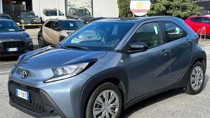 Usata Toyota Aygo X Active 72 CV (52 kW) 2025 Blu/azzurro SUV