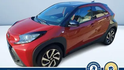 Rosso metallizzato Usata 2023 Toyota Aygo X Trend SUV | 16.700 € (Buon prezzo)