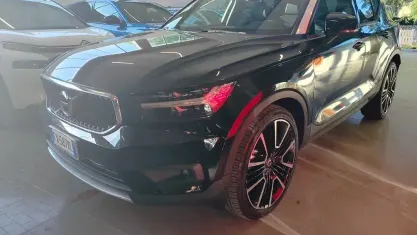 Usata Volvo XC40 Business Edition 150 CV (110 kW) 2019 Nero SUV