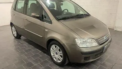 Usata Fiat Idea Emotion 95 CV (69 kW) 2008 Grigio Monovolume