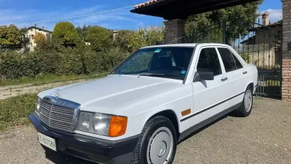 Usata Mercedes 190 72 CV (52 kW) 1985 Bianco Berlina