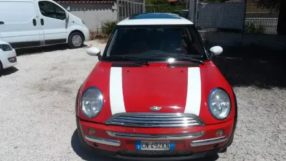 Usata Mini Cooper 126 CV (92 kW) 2004 Rosso Utilitaria
