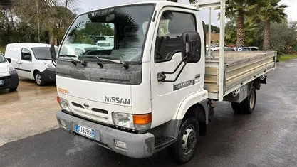 Usata Nissan Cabstar 106 CV (77 kW) 2000 Pick-up