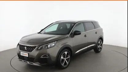 Usado Peugeot 5008 GT-line 131 HP (96 kW) 2018 Verde SUV