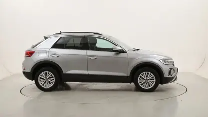 Usata VW T-Roc Life 150 CV (110 kW) 2023 SUV
