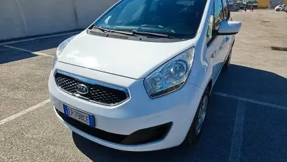 Usata Kia Venga 90 CV (66 kW) 2013 Bianco Utilitaria