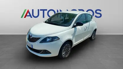 Usata 2024 Lancia Ypsilon S Due volumi | 13.000 € (Buon prezzo)