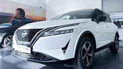 Usata Nissan Qashqai N-Connecta 140 CV (102 kW) 2022 Bianco tetto nero SUV