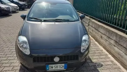 Usata Fiat Grande Punto Active 77 CV (56 kW) 2009 Grigio Utilitaria