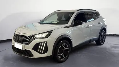 Usata Peugeot 2008 Allure 102 CV (75 kW) 2025 Bianco SUV