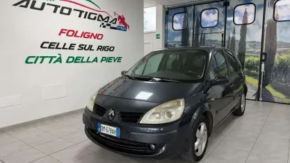 Usata Renault Scénic II 86 CV (63 kW) 2008 Grigio Monovolume