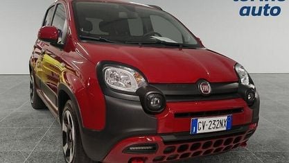 Usata Fiat Panda Cross Cross 69 CV (50 kW) 2024 Rosso Utilitaria