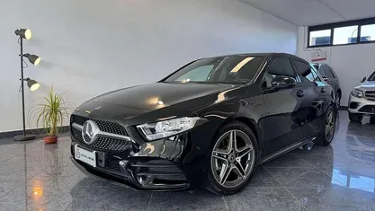 Nero Usata 2021 Mercedes A180 Premium Tre volumi | 23.900 € (Ottimo prezzo)