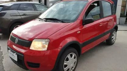 Usata Fiat Panda 4x4 Climbing 60 CV (44 kW) 2009 Rosso Utilitaria