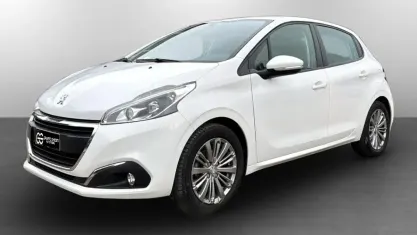 Usata Peugeot 208 Active 82 CV (60 kW) 2018 Bianco Utilitaria