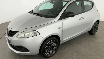 Argento Usata 2020 Lancia Ypsilon Gold Due volumi | 9999 € (Buon prezzo)