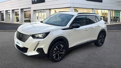 Usata Peugeot e-2008 Allure 56 kW (77 CV) 2023 Bianco SUV