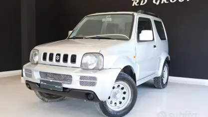 Usata Suzuki Jimny 86 CV (63 kW) 2006 Grigio SUV