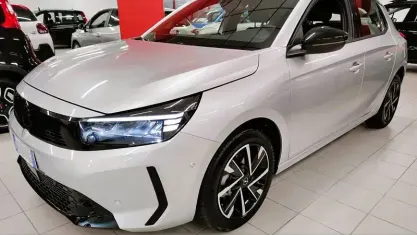 Usata Opel Corsa 101 CV (74 kW) 2025 Argento Utilitaria