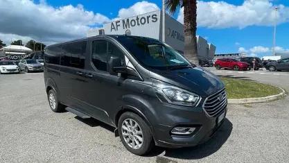 Usata Ford Tourneo Titanium 170 CV (125 kW) 2018 Grigio Monovolume