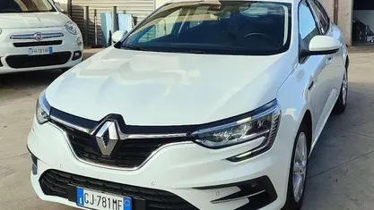 Bianco Usata 2022 Renault Mégane IV RS Line Tre volumi | 11.700 € (Buon prezzo)