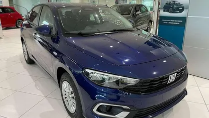 Blu Nuova 2025 Fiat Tipo S Tre volumi | 15.490 € (Ottimo prezzo)