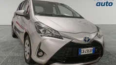 Grigio Usata 2020 Toyota Yaris Hybrid Business Edition Tre volumi | 14.790 € (Buon prezzo)