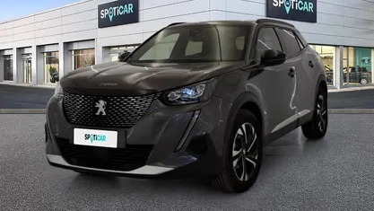 Usata Peugeot 2008 Allure 131 CV (96 kW) 2023 Grigio SUV