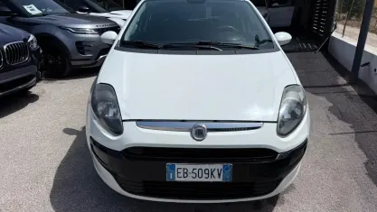 Usata Fiat Punto Evo Dynamic 69 CV (50 kW) 2011 Bianco Utilitaria