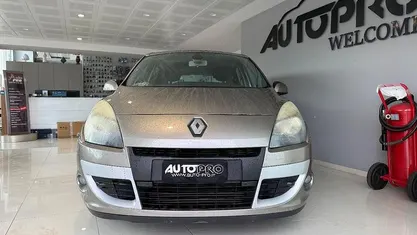 Usata Renault Scénic III Dynamique 110 CV (80 kW) 2011 Beige Monovolume